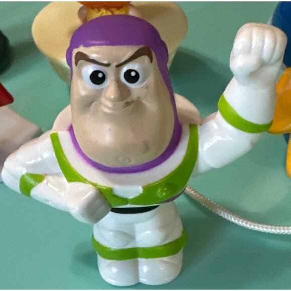 Mixed Lot of 8 Miniature Superhero Toys Buzz Lightyear Smurf Incredible Hulk - Picture 5 of 5